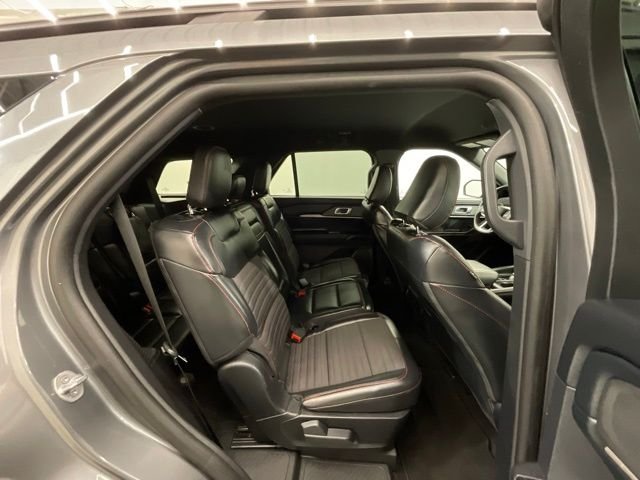 Used 2025 Gray Ford ST-Line image 24