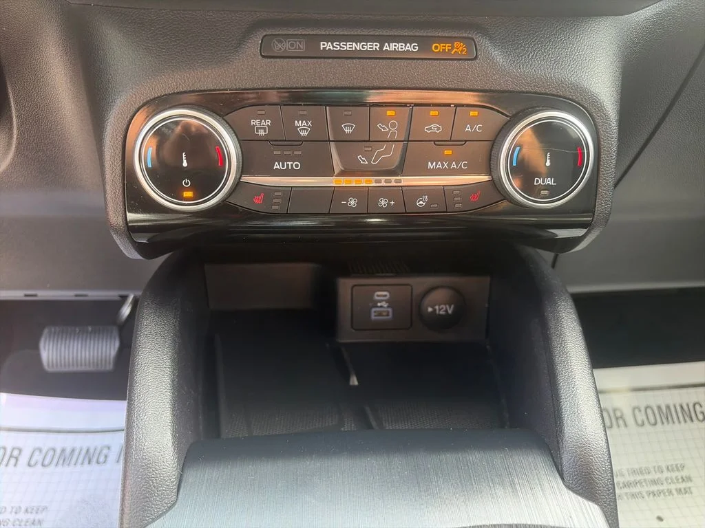 Used 2022 White Ford SEL image 18