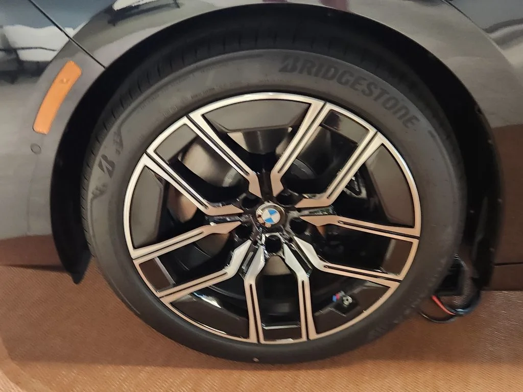 New 2026 Carbon Black Metallic BMW 740i xDrive image 7