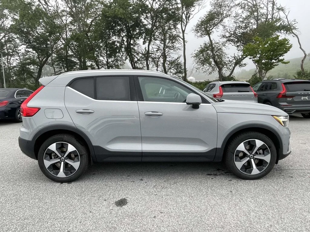 Certified Used 2025 Vapour Grey Volvo Plus image 29