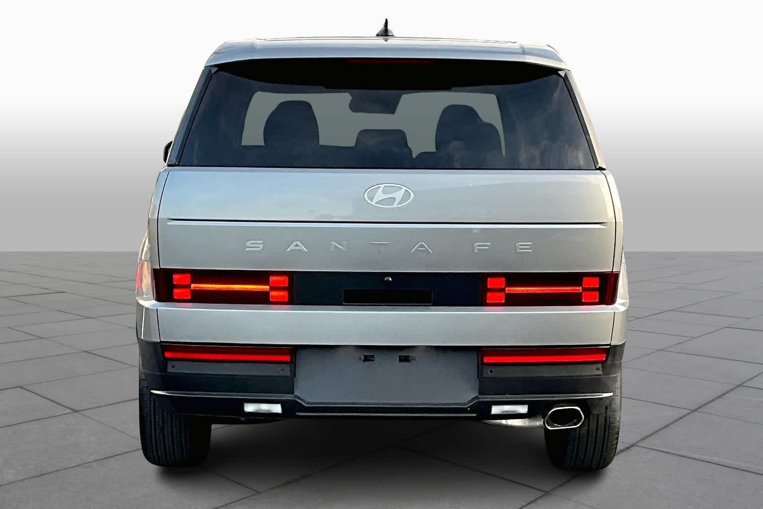 Used 2024 Shimmering Silver Hyundai SE image 5