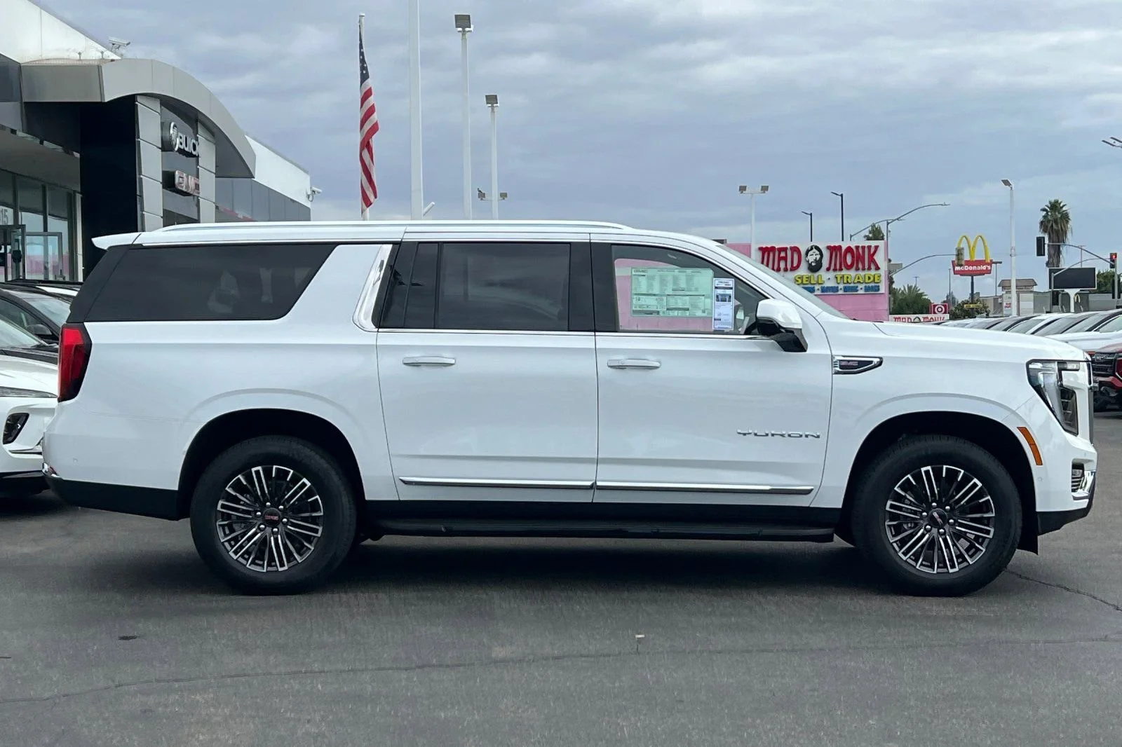 2026 GMC Yukon XL Elevation - Photo 4
