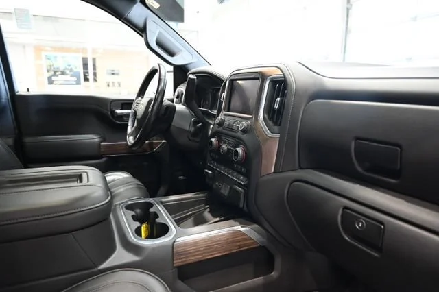 Used 2021 Black Chevrolet High Country image 14