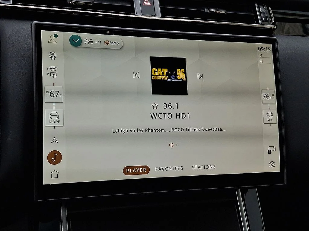 New 2026 Fuji White Land Rover Dynamic SE image 14