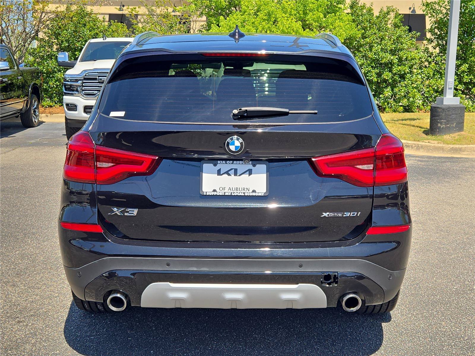 Used 2020 Black Sapphire Metallic BMW xDrive30i image 8