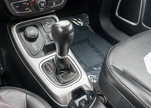 Used 2019 Black Jeep Latitude image 29