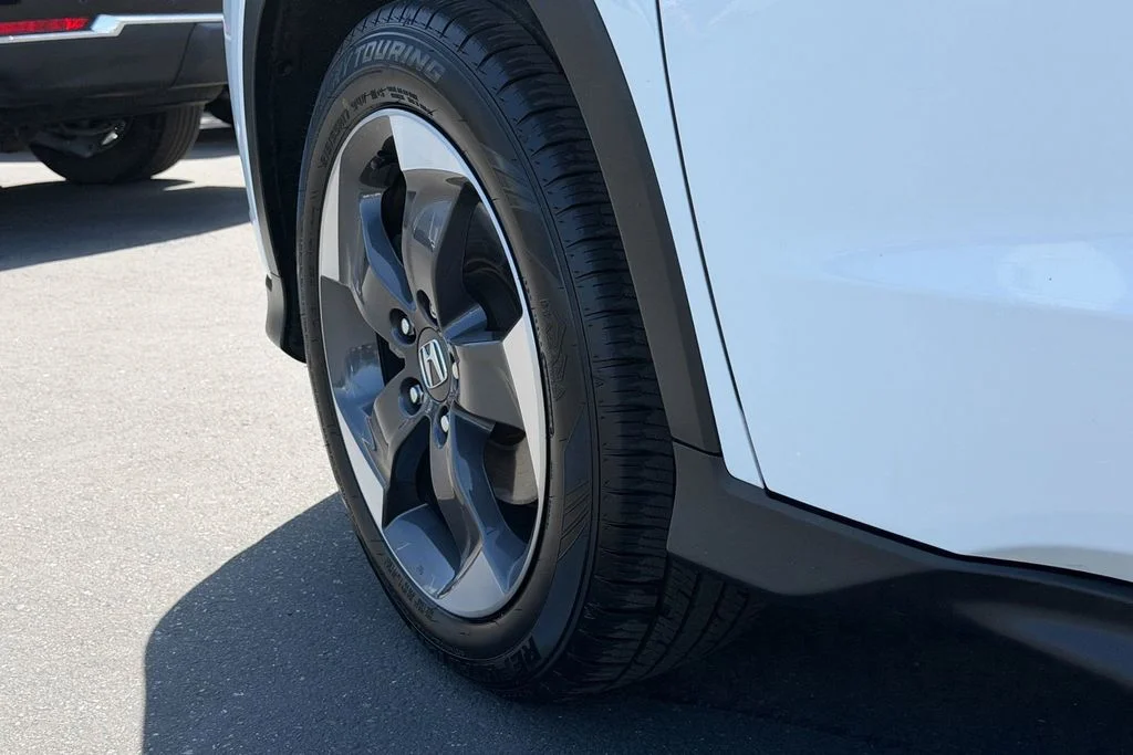 Used 2018 White Honda EX-L image 8