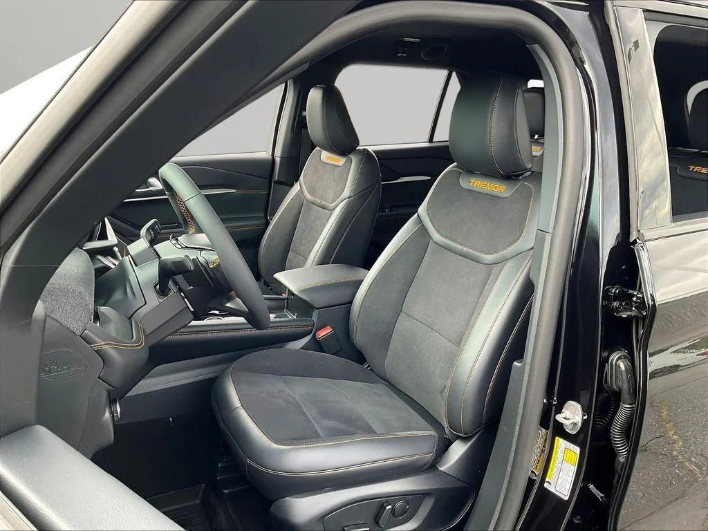 New 2026 Agate Black Metallic Ford Tremor® image 26