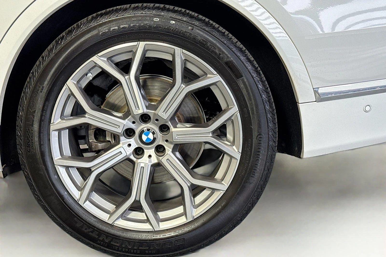 Used 2023 Alpine White BMW xDrive40i image 29