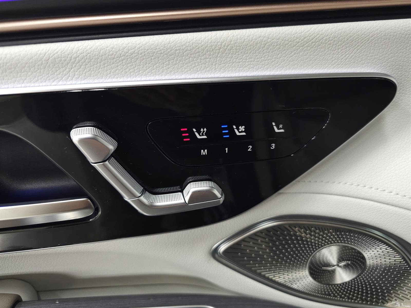 Used 2023 Blue Mercedes-Benz EQS 450 4MATIC® image 15