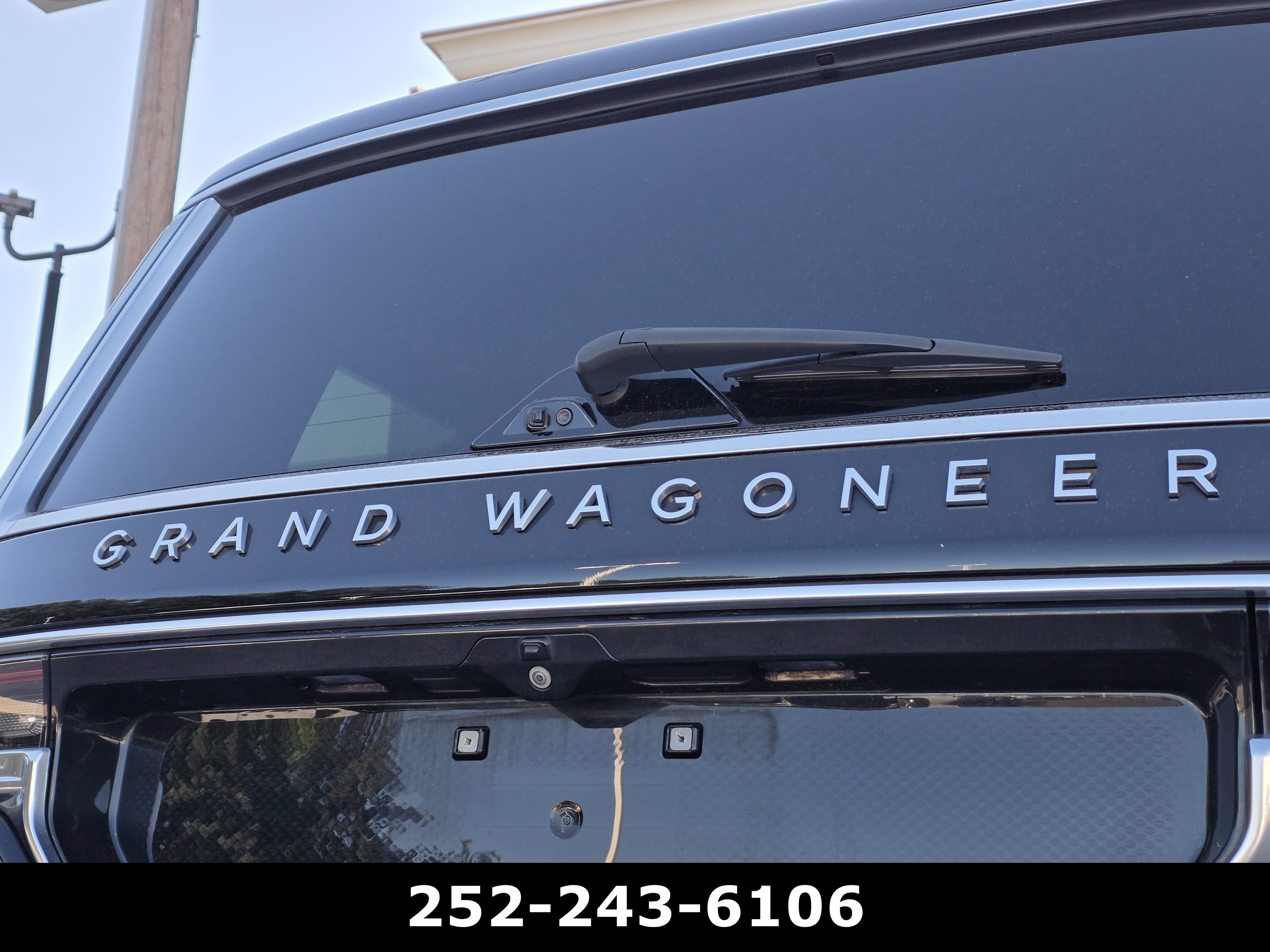 Used 2022 Diamond Black Crystal Pearlcoat Jeep Series II image 65