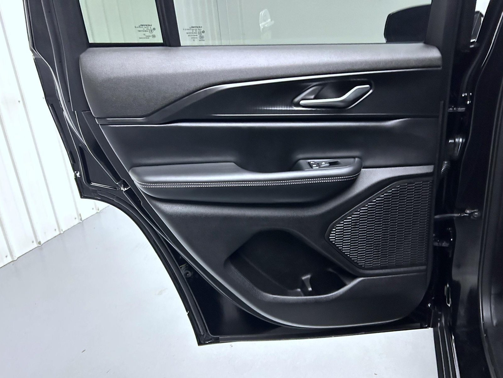 Used 2024 Black Jeep Altitude X image 20