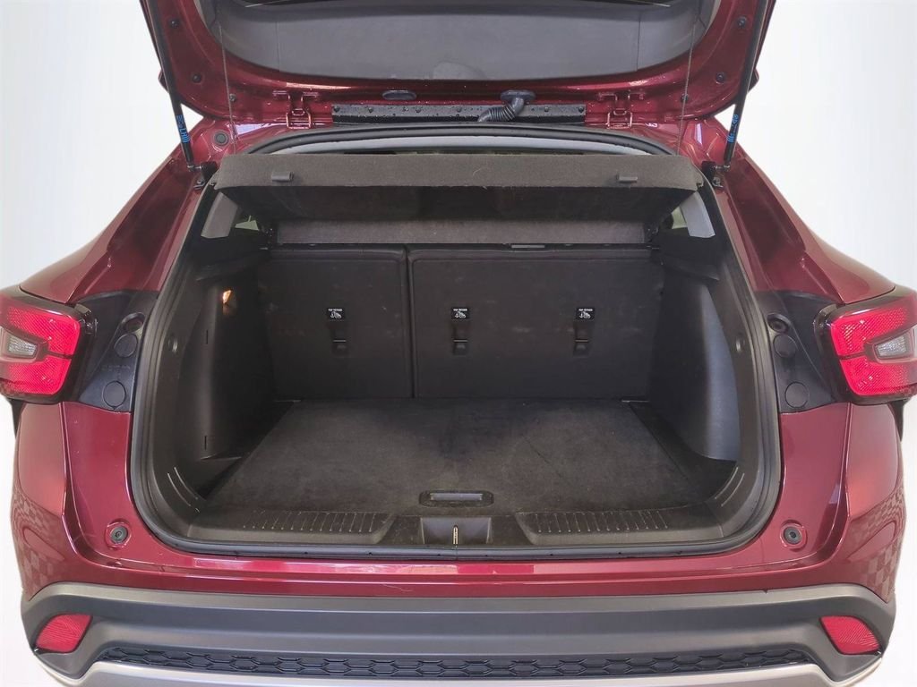 2025 Chevrolet Trax LT - Photo 14