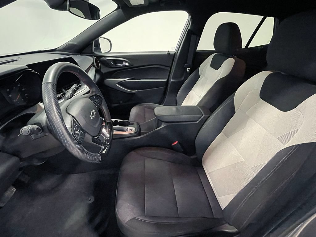 Used 2024 Sterling Gray Metallic Chevrolet 1RS image 3