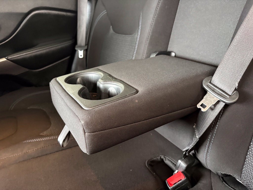 Used 2020 White Jeep Latitude image 30