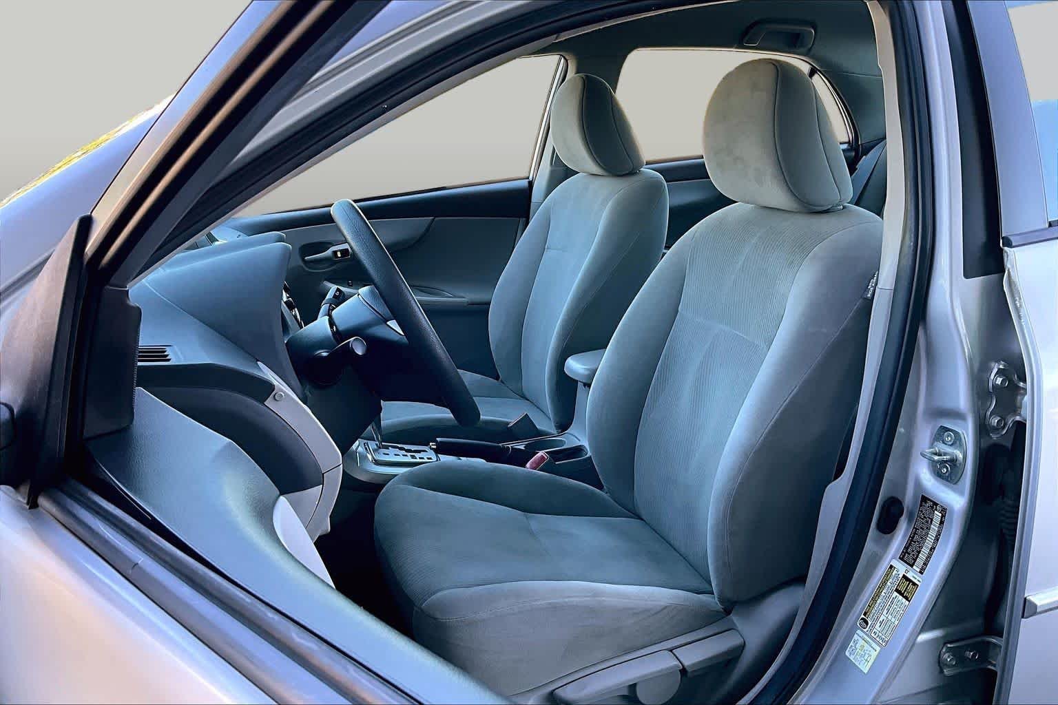 Used 2012 Classic Silver Metallic Toyota LE image 9