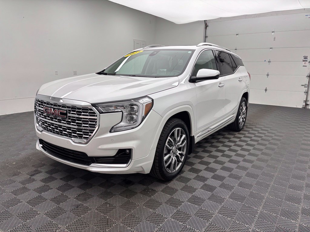 Certified Used 2023 White Frost Tri-Coat GMC Denali image 14