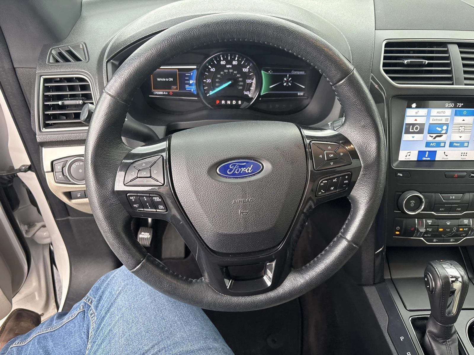 Used 2018 White Platinum Metallic Tri-Coat Ford XLT image 18