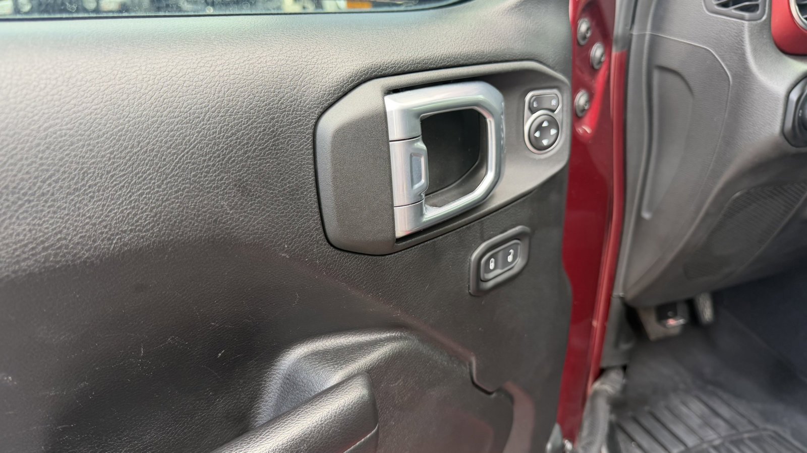Certified Used 2021 Snazzberry Pearlcoat Jeep Rubicon image 9