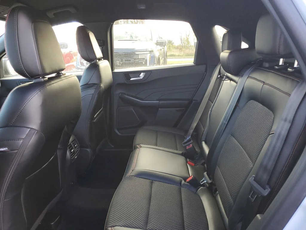 2026 Ford Escape ST-Line - Photo 23