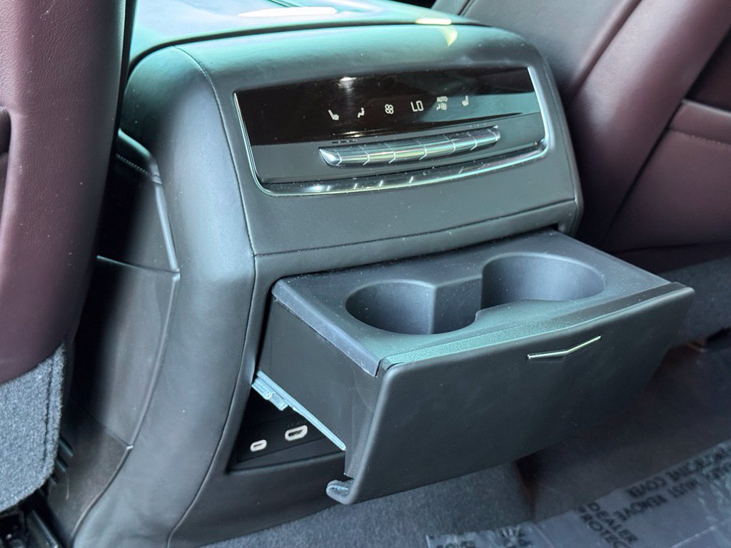 Used 2021 CRYSTAL WHITE TRICOAT Cadillac Sport Platinum image 36
