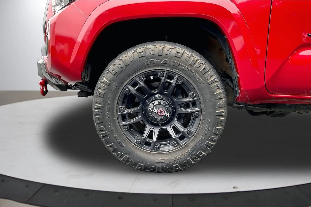 Used 2017 Red Toyota SR image 32