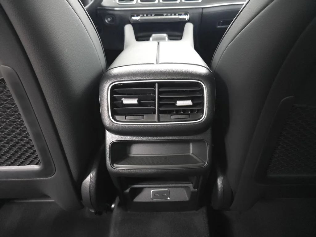 Used 2025 Polar White Mercedes-Benz GLE 450e image 29