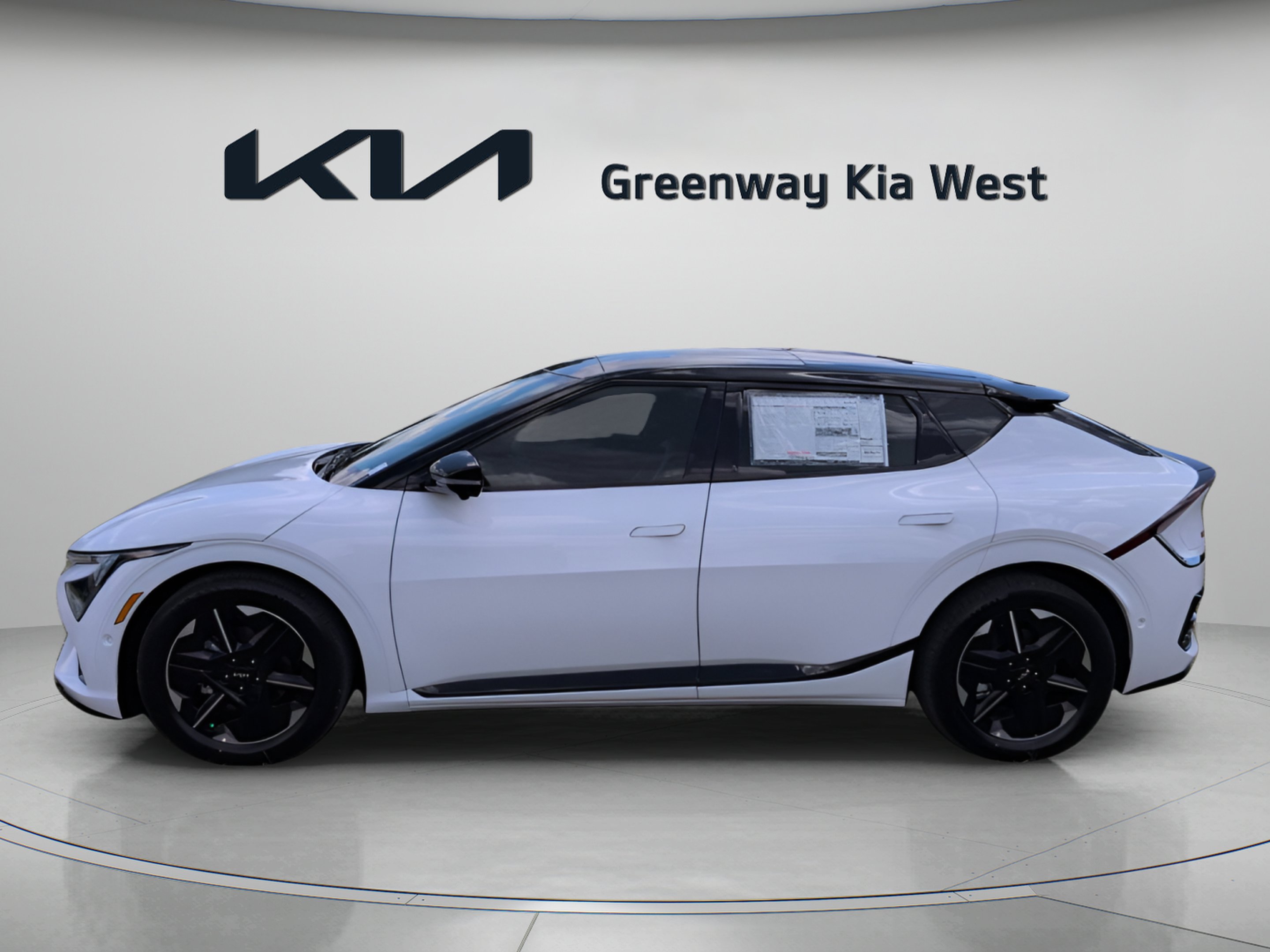 New 2026 Glacier White Pearl/Black Roof Kia GT-Line image 5