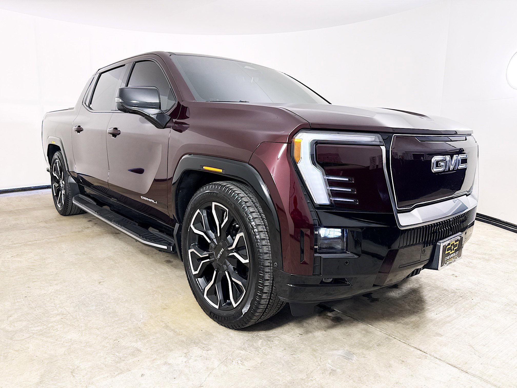 2025 GMC Sierra Denali Extended Range Crew Cab e4WD's photo