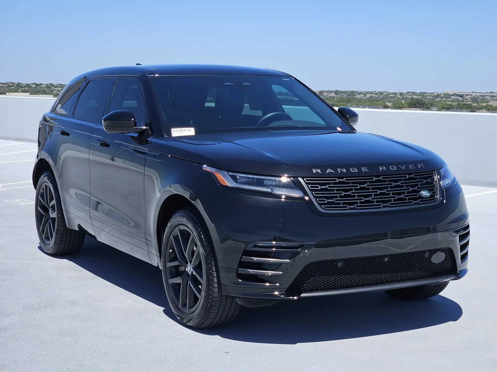 Certified Used 2026 Santorini Black Metallic Land Rover Dynamic SE image 5