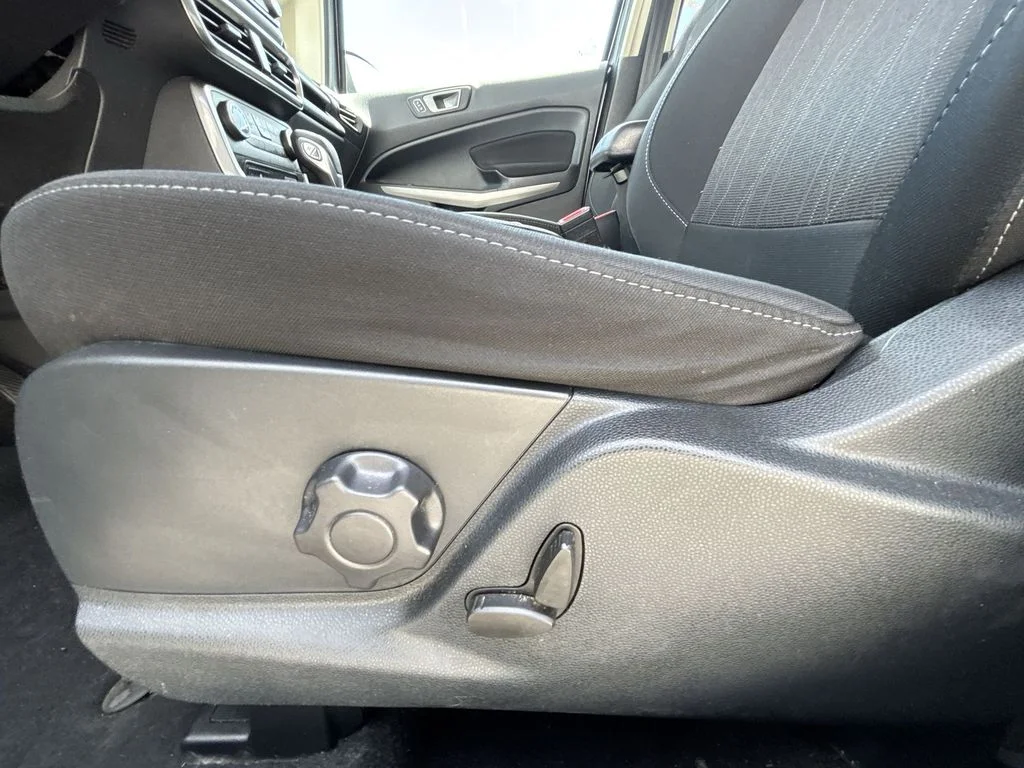 Used 2020 Gray Ford SE image 14