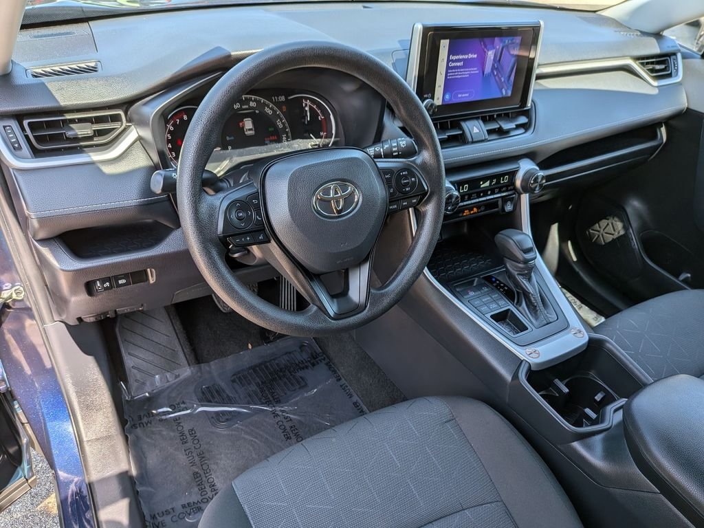 Used 2025  Toyota XLE image 16