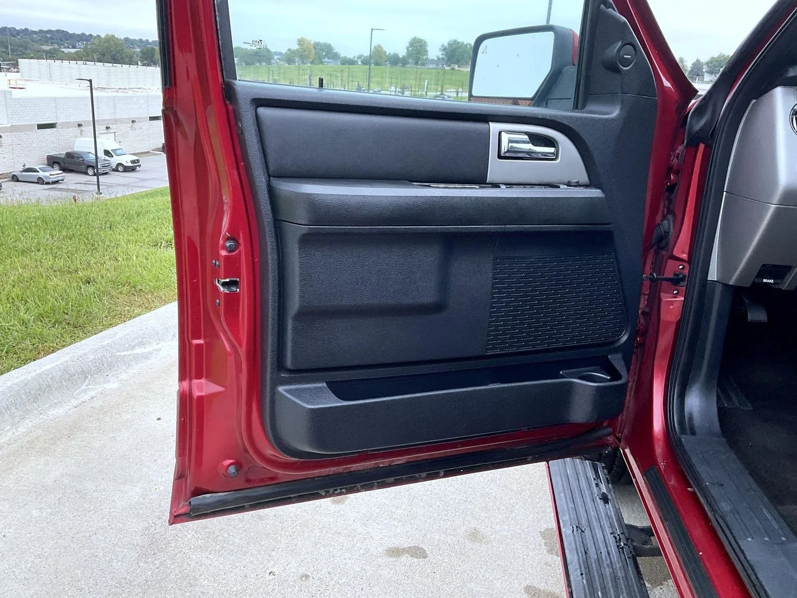Used 2015 Red Ford Limited image 10