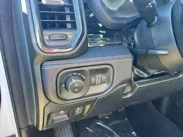 2026 RAM 1500 Limited - Photo 15