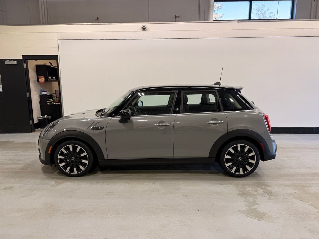 Used 2023 MINI Hardtop 4 Door S with VIN WMW53DK06P2T33400 for sale in Golden Valley, Minnesota