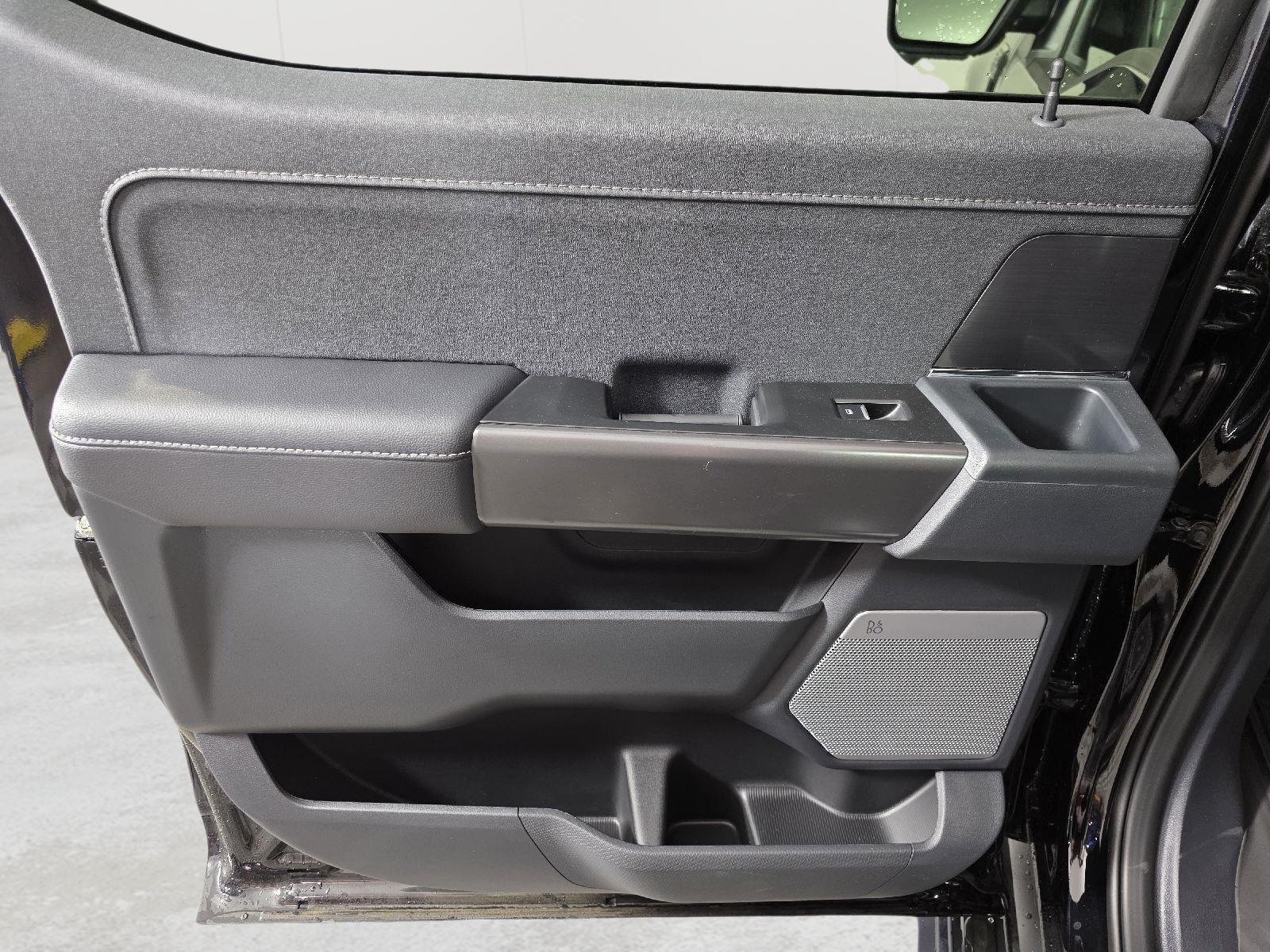 New 2025 Agate Black Metallic Ford Lariat® image 17