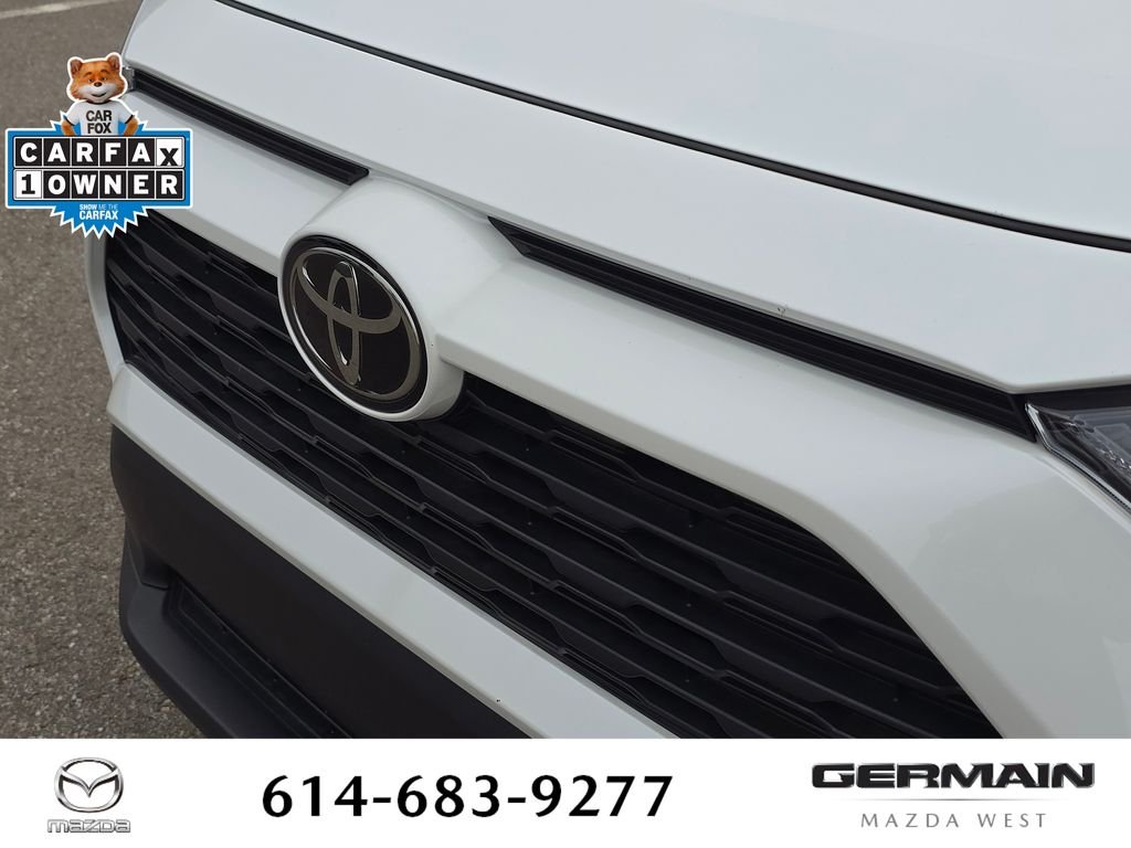 Used 2025 Beige Toyota XLE Premium image 15