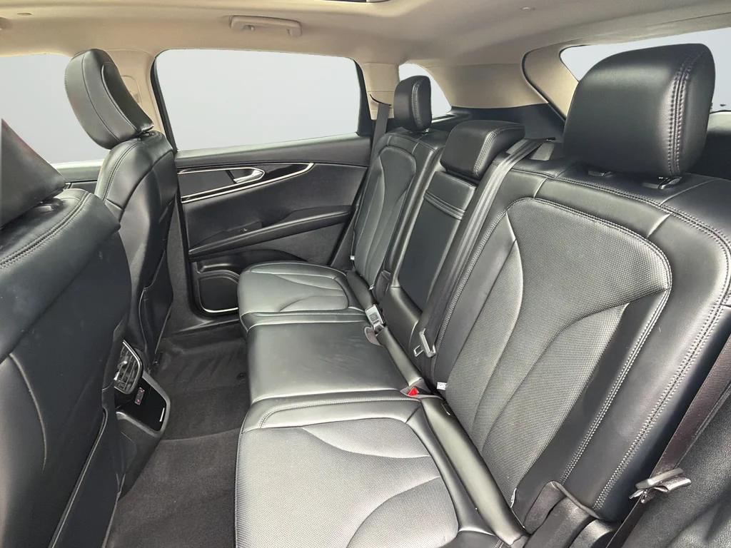 Used 2023 Gray Lincoln Reserve image 31