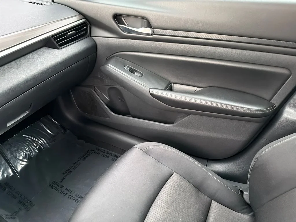 2024 Nissan Altima SV - Photo 28