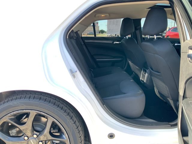 Used 2022 White Chrysler Touring image 18