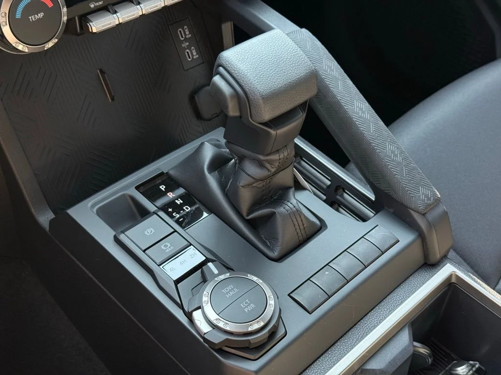 2025 Toyota Tacoma SR5 - Photo 35
