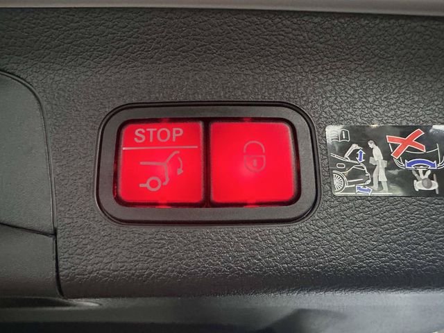 Certified Used 2025  Mercedes-Benz GLS 580 image 17