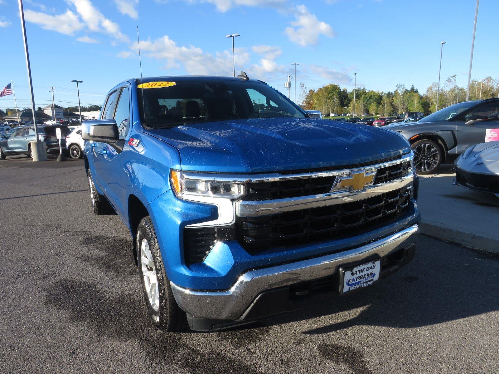 Used 2022 Glacier Blue Metallic Chevrolet LT image 4