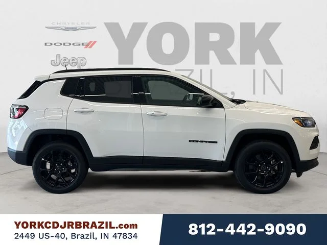 New 2026 Bright White Clear-Coat Exterior Paint Jeep Latitude image 6