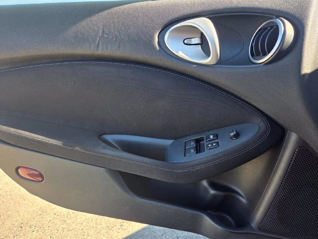 Used 2014 Gray Nissan Base image 19