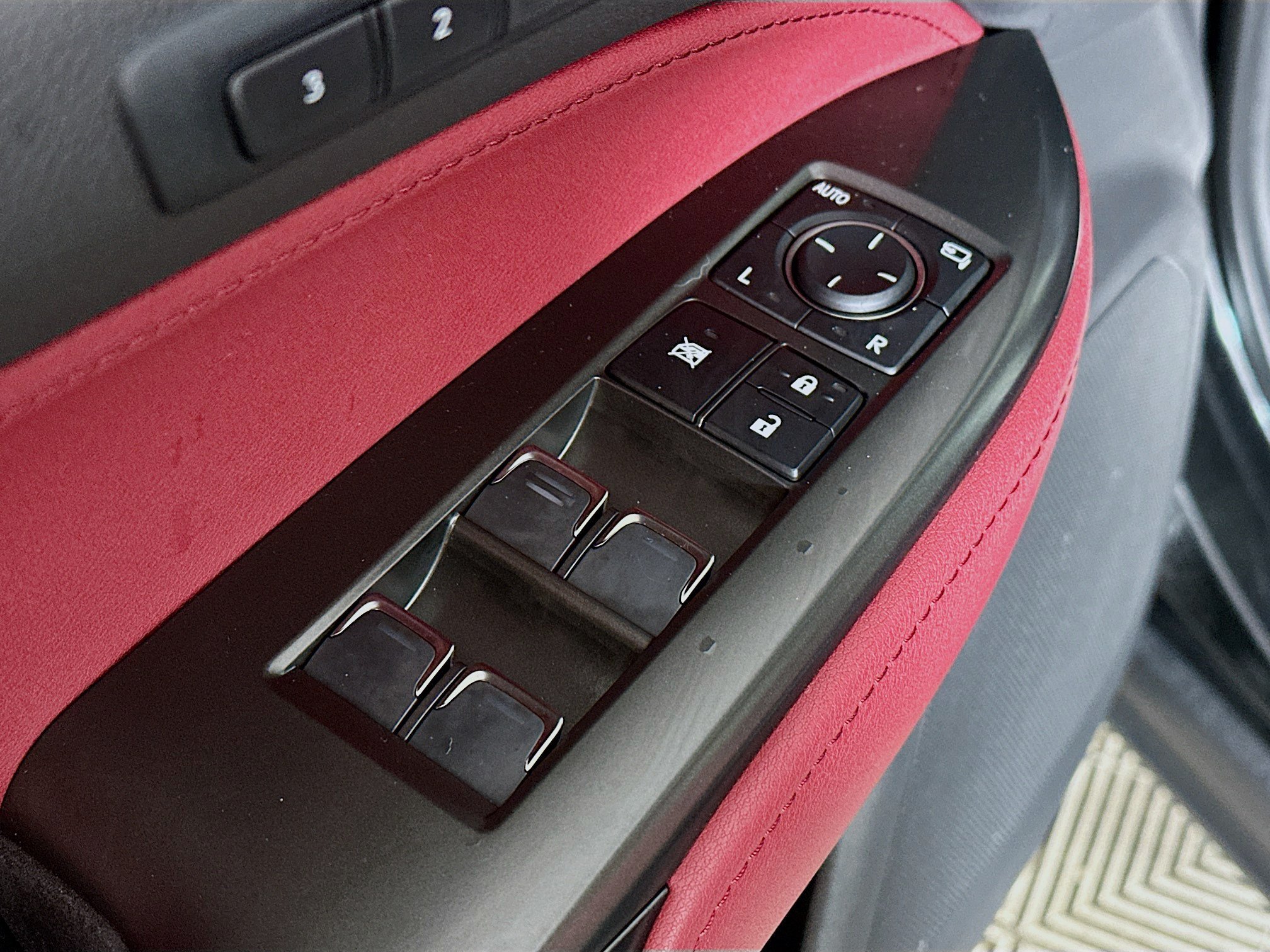 Certified Used 2025 Caviar Lexus 350h Premium image 17
