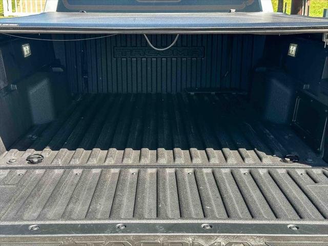 Certified Used 2024 WIND CHILL PEARL Toyota  image 21