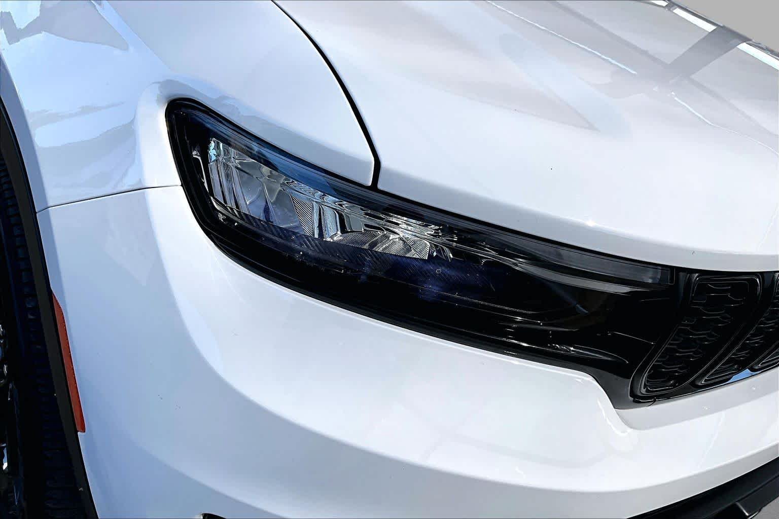 Used 2025 Bright White Clearcoat Jeep Altitude X image 28
