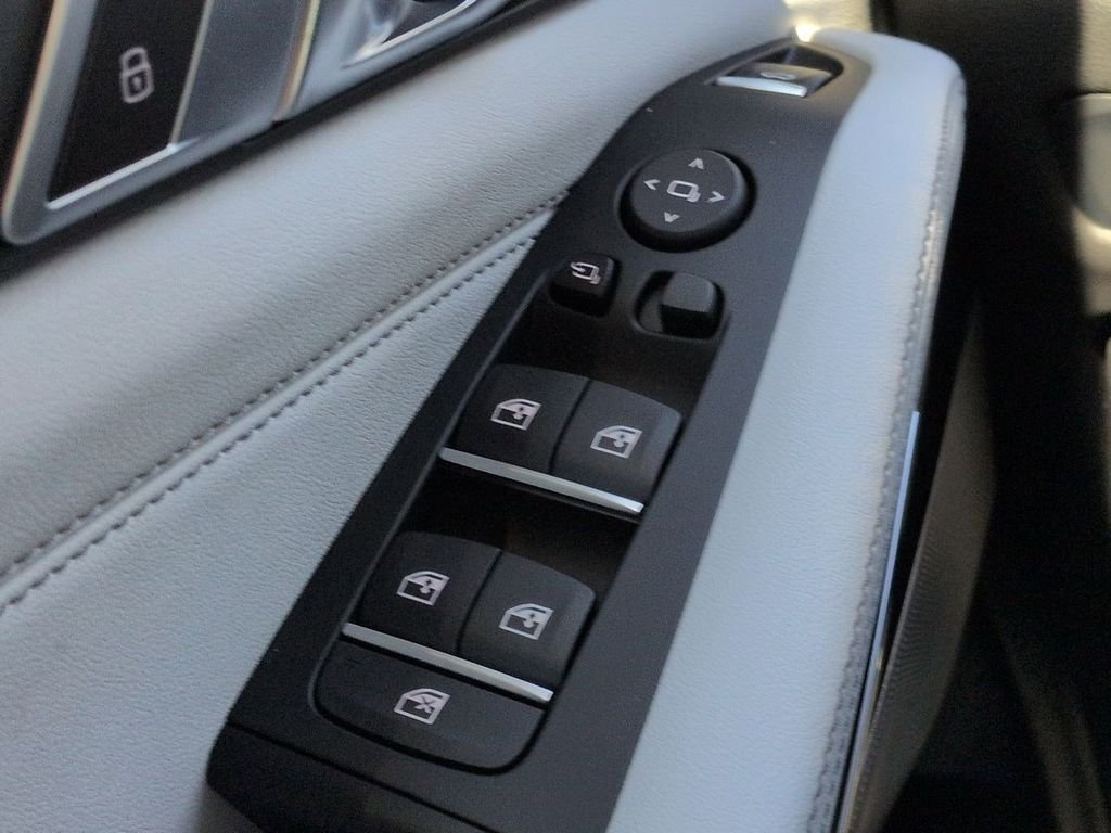 New 2026 Alpine White BMW xDrive40i image 25