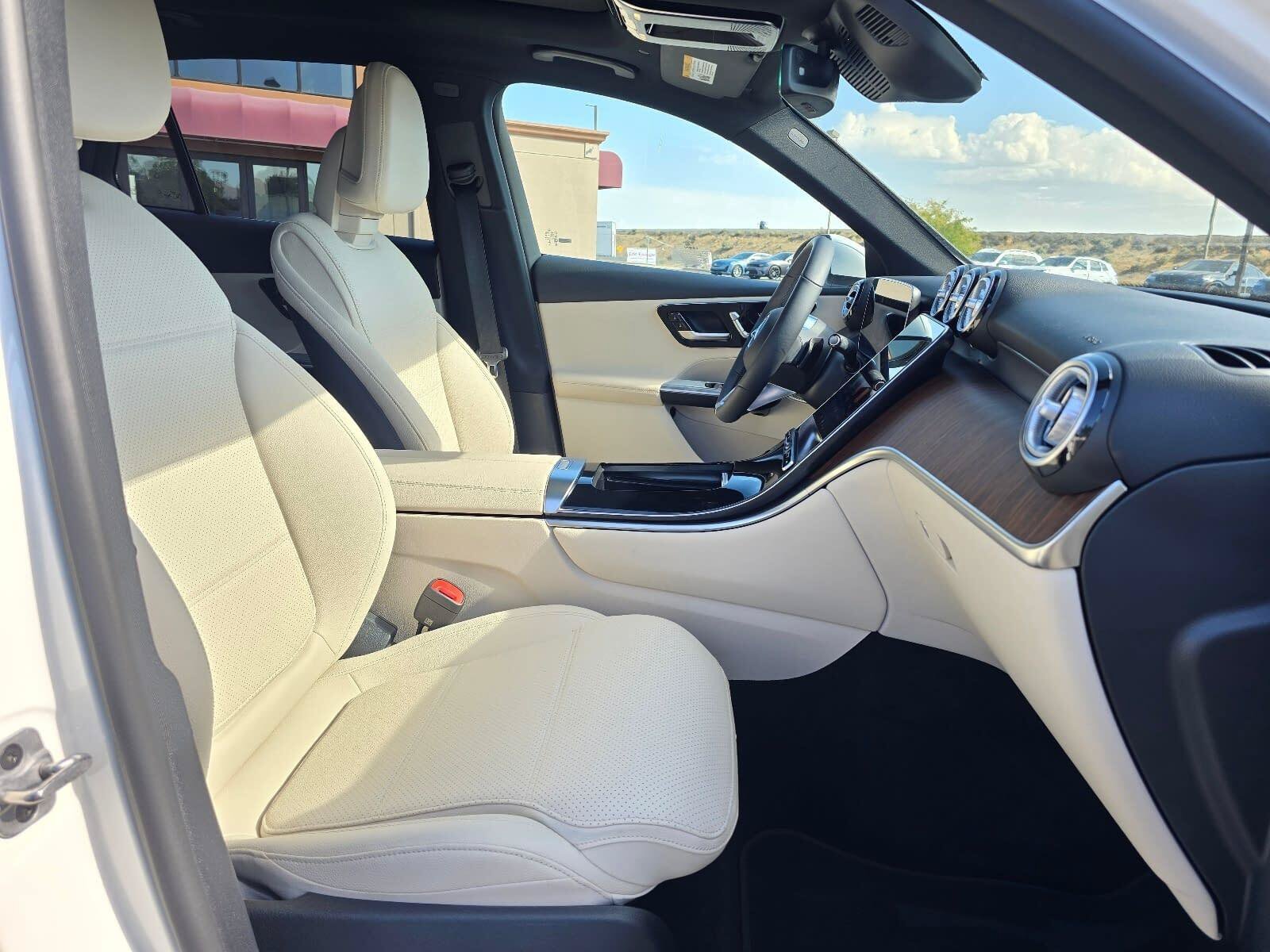 Used 2025 Polar White Mercedes-Benz GLC 300 image 10